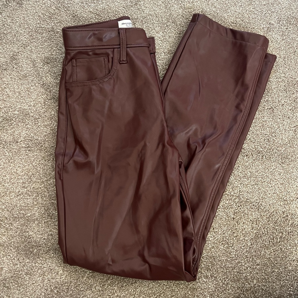 Abercrombie Curve Love Vegan Leather 90s Straight Ultra High Rise